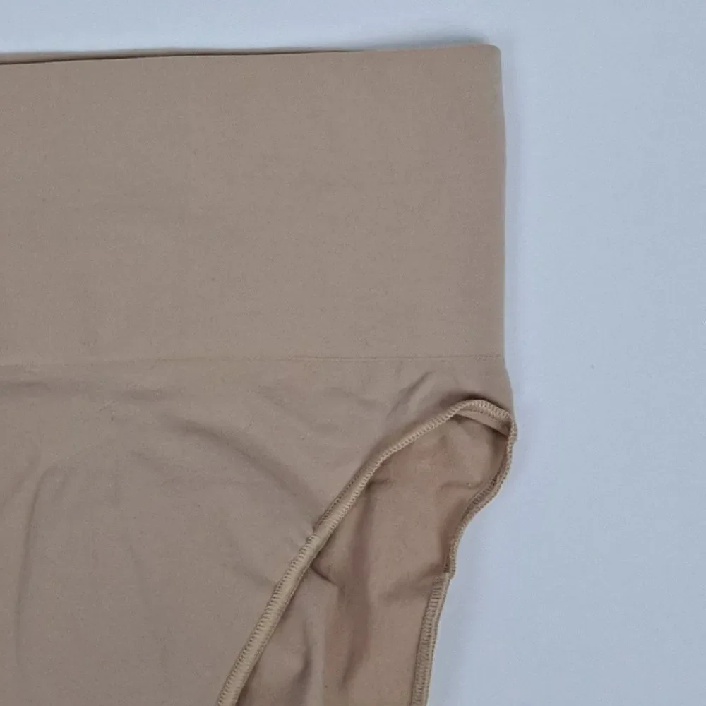 Skims Core Control shapewear NWOT‎
